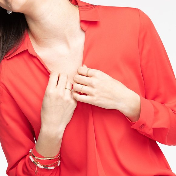 Rickis Collared V-neck Popover Blouse - Picture 3 of 8